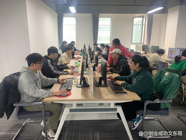 人工智能是什么？有人给你讲明白了